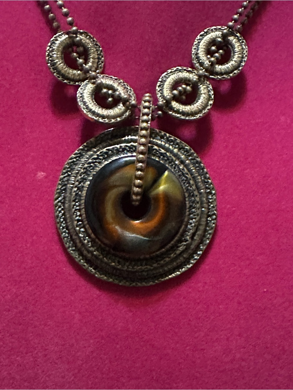 CHICO’S Boho GOLD Tone Circle Pendant Necklace & Brown Tiger Eye Accent